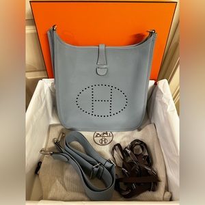 Authentic Hermes Evelyne 29. Comes with box, dust bag, strap